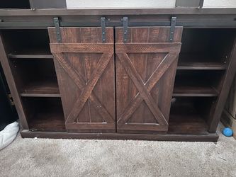 Entertainment cabinet