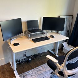 Desk - Adjustable height