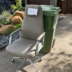 Free Desk Rolling Chair