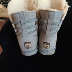 Bearpaw Size 9 