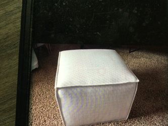 HIGH END ELEGANT LUXURY OTTOMAN 24x24x24 BY URBAN NATURE RETAILS AT 1195 PLUS TAX …..NEW..NEVER USED