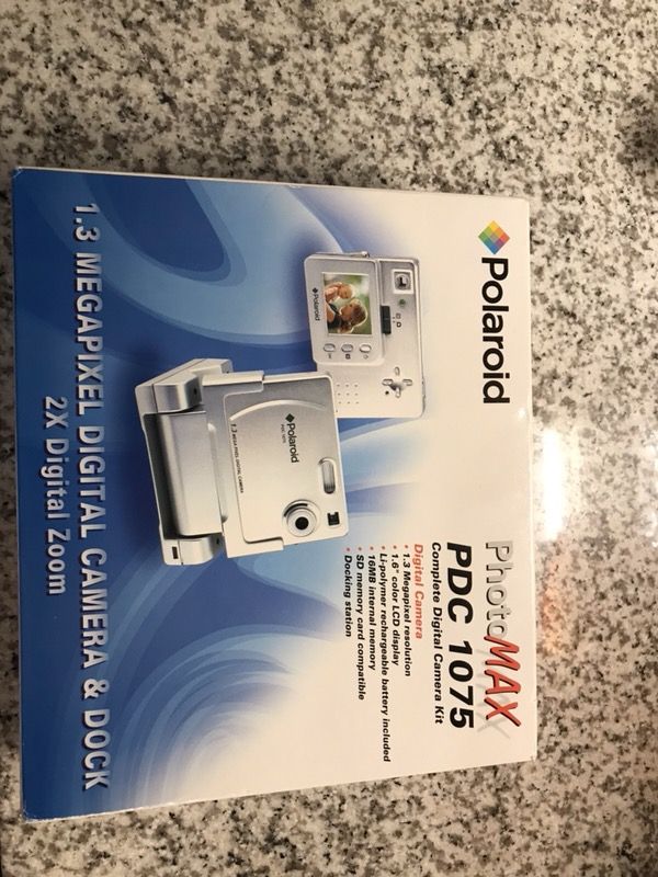 Polaroid PhotoMax PDC 1075 Camera Kit with Multimedia Card