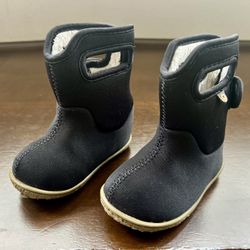 Gently Used Insulated Infant Bog Boots; Size 4