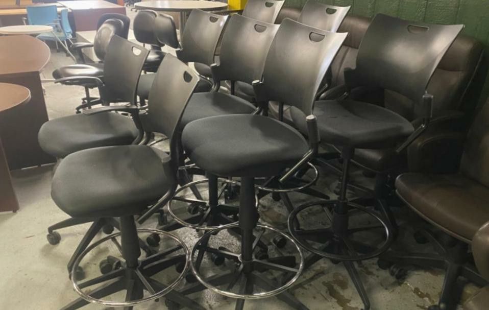 LAB / DRAFTING CHAIRS * can deliver