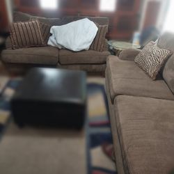 Couch Set with end table 
