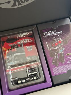 Hot Wheels Transformers Nemesis Prime