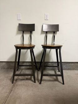 Hudson Pub Stool