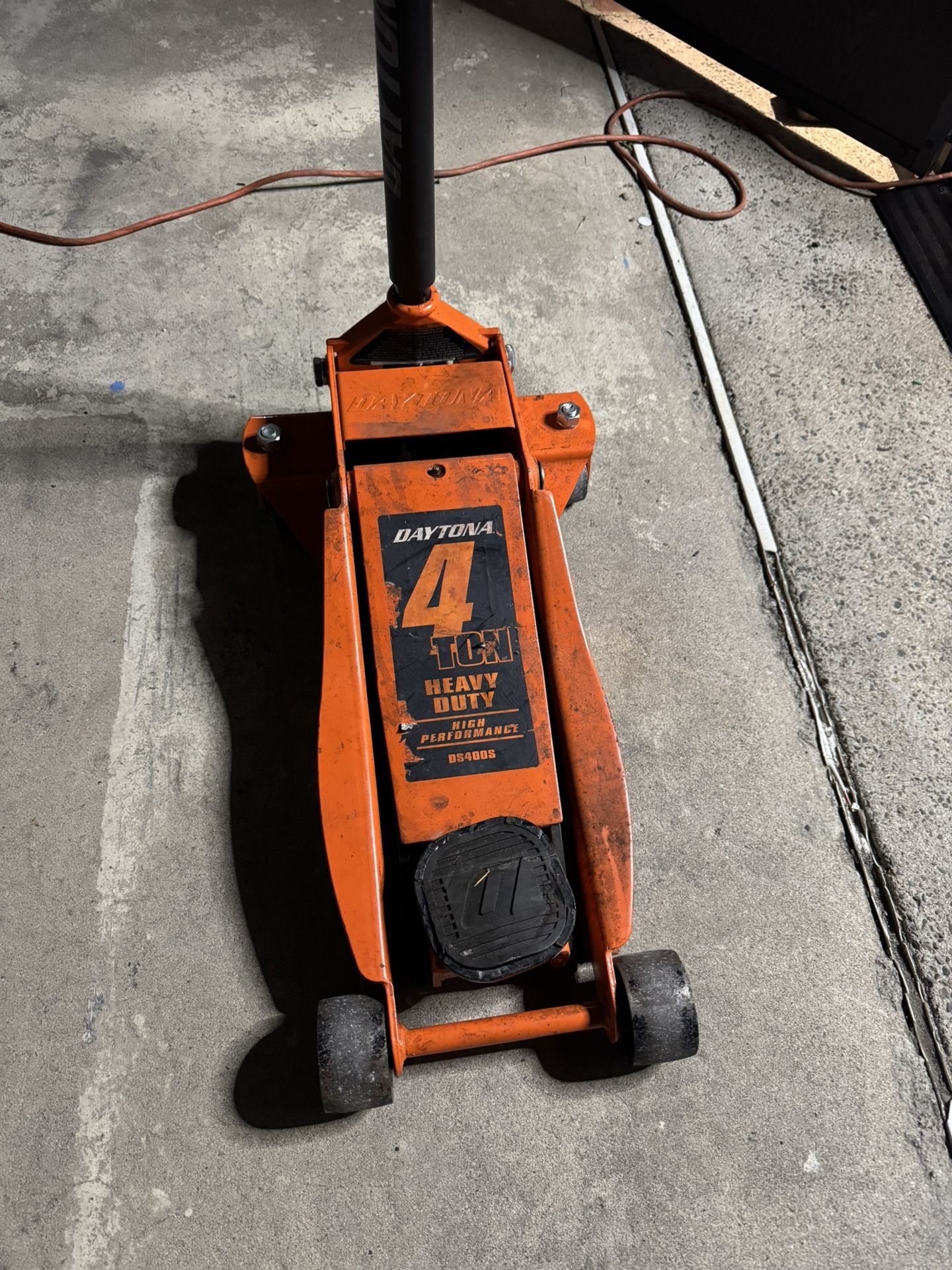 DAYTONA 4 ton Professional Floor Jack with RAPID PUMP, Orange