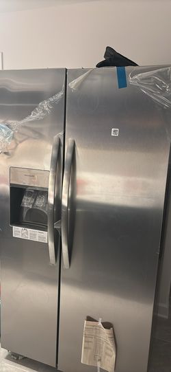 Brand new Frigidaire 36 in. 26 cu. ft. Standard Depth Side by Side Refrigerator in Stainless Steel.