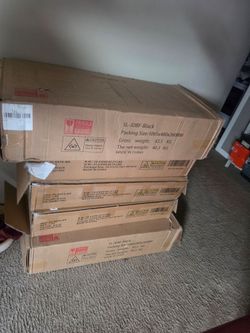 Free boxes and cardboard