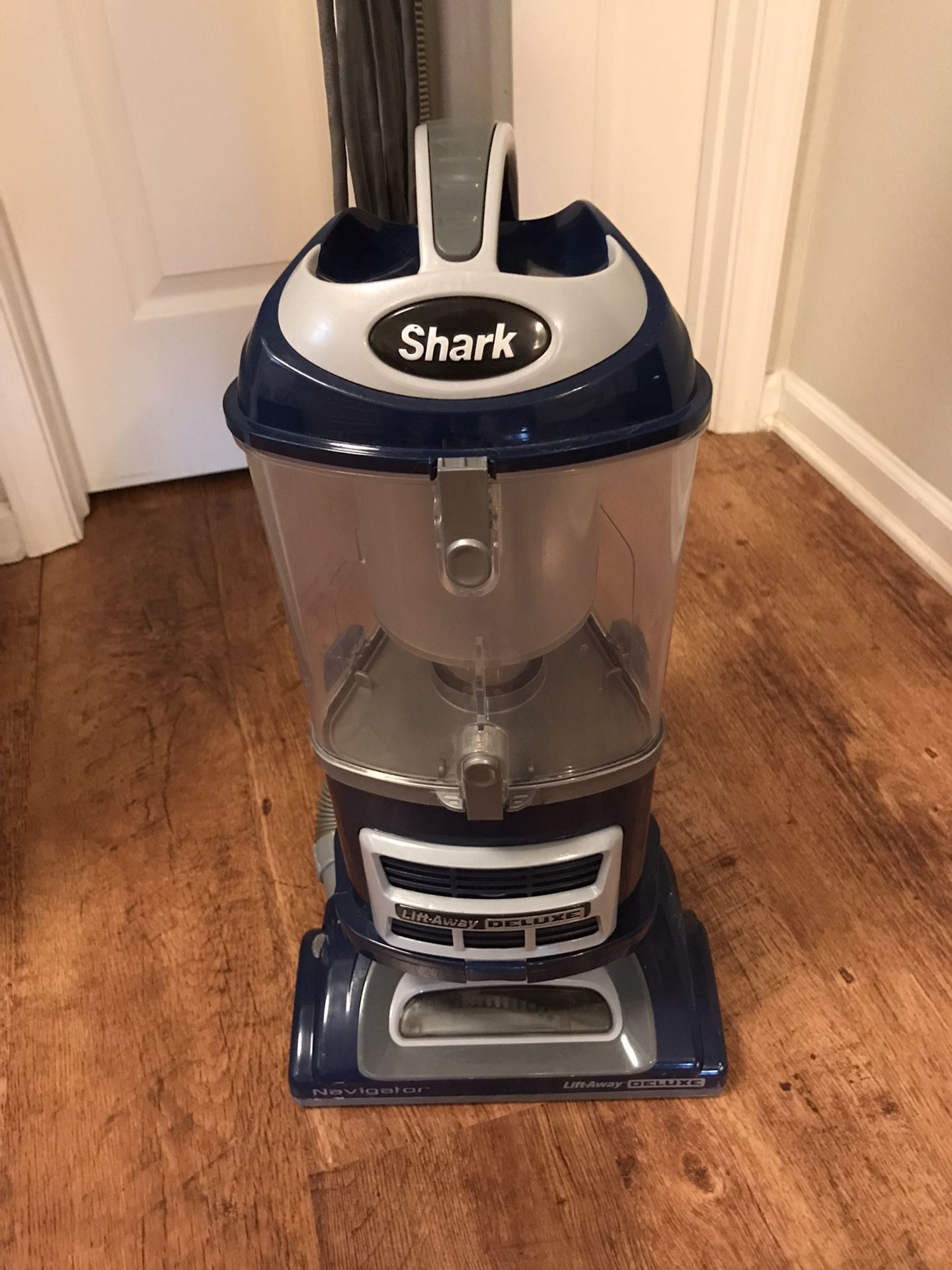 Shark Navigator Vacuum Cleaner for Sale in Arlington, TX OfferUp