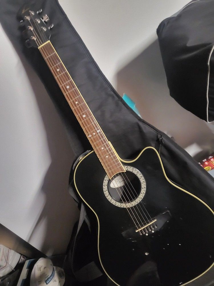 Ovation CS24C Celebrity Trad Mid-Depth Nylon-String Classical A/E Guitar Blk
