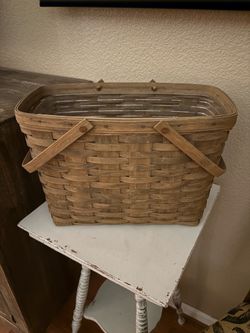 Beautiful woven wicker basket !