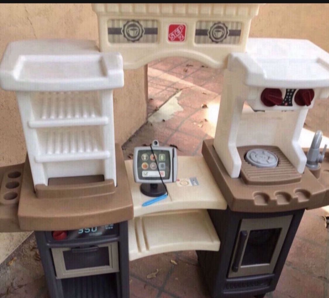 Step 2 Kitchen Modern N Accesorios