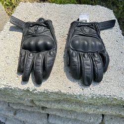 Medium Black Leather Gloves