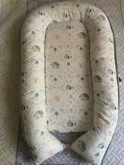 Baby sleeping nest
