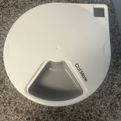 Dry & Wet Cat Food Feeders (2)