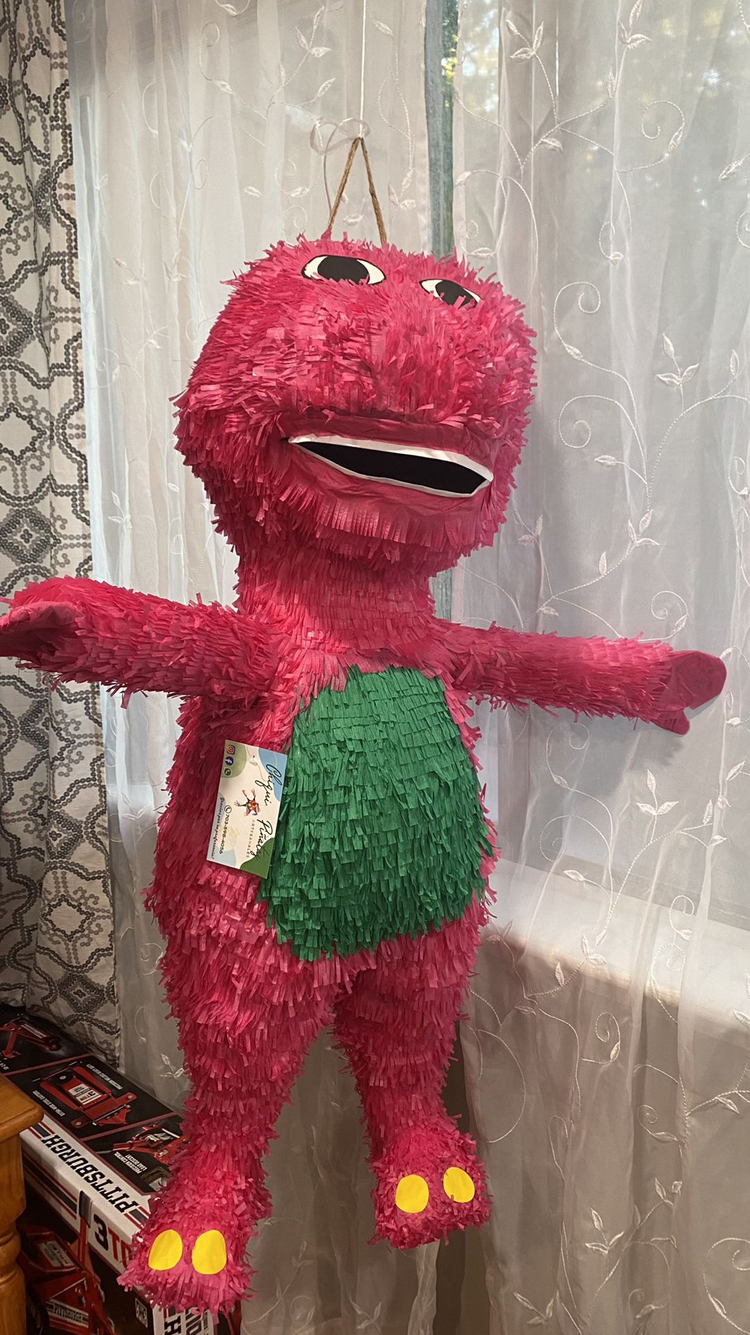 Piñata Barney 
