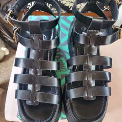 Womens Platform Sandals 7.5 New In Box