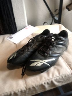 Tiki Barber cleats