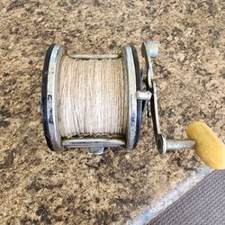 Vintage Penn 60 Long Beach Saltwater Trolling Reel

Quniquities

