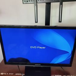 24 Inch Samsung TV With Remote