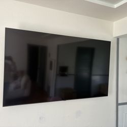 70” Samsung Tv With Wall Mount 