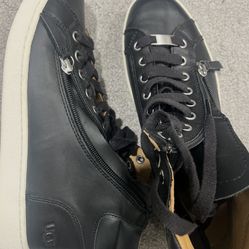 Uggs, woman’s, ladies, shoes, boots, size 9