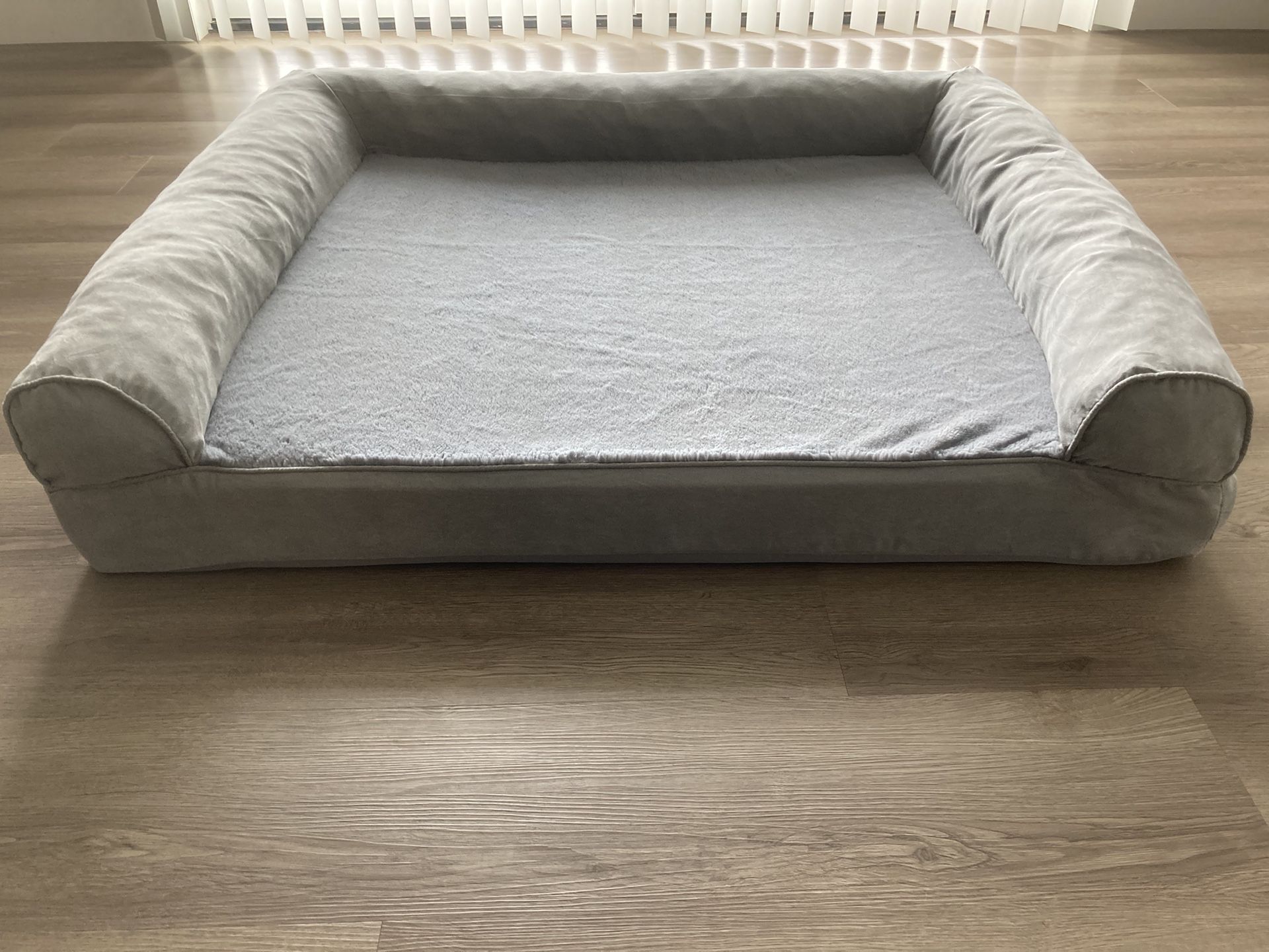 Large Orthopedic Dog Bed. Brand New