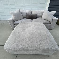 ποΈ Modern Light Gray Sectional Sofa with Oversized Ottoman β Excellenthh Condition