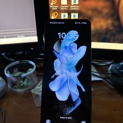 Samsung Galaxy ZFlip 4 128GB Unlocked 