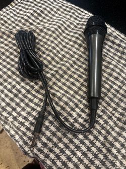 Wired Handheld Microphone with Cable