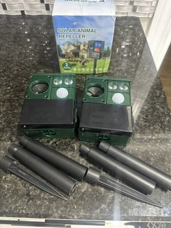 Packs Ultrasonic Solar Powered Animal Repeller