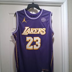 LA LAKERS.  L. JAMES