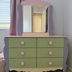 Girl’s Dresser
