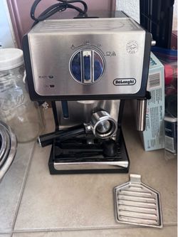 De'Longhi 15-Bar Pump Espresso Machine