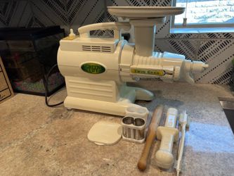 Tribest Greenstar GS-2000 Slow Masticating Juicer, Twin Gear Cold Press Juicer & Juice Extractor
