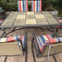 Outdoor Table And 6 Chairs 