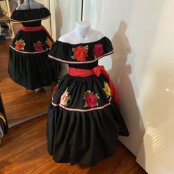 Embroidered Mexican Dresses Hand Made. Vestidos Bordado Mexicanos Artesanal 