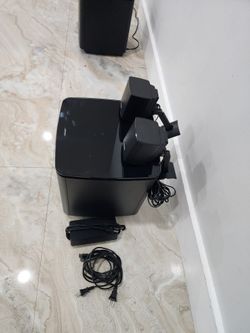 Bose subwoofer con  2 speakers satélites
