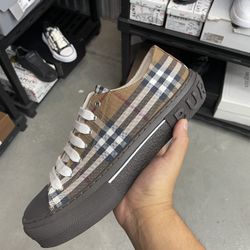 Burberry Shoes 