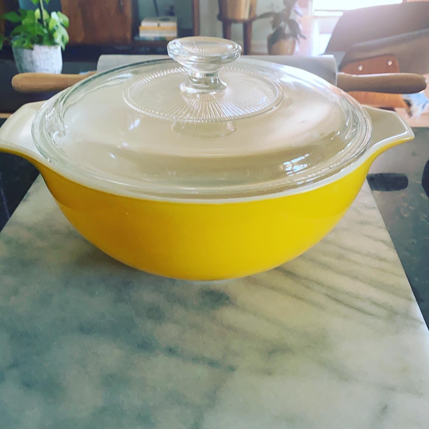 Vintage Pyrex bowl # 443 and lid