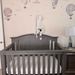 baby crib 