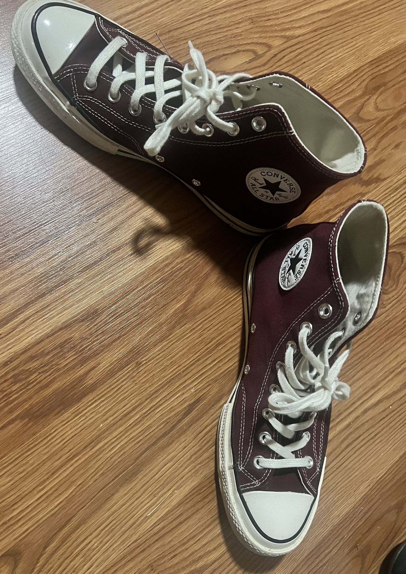 Burgundy Converse 9.5