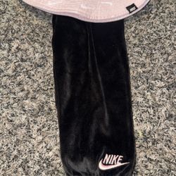 Nike sweat soft sweat pants and Nike bucket hat 