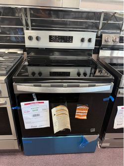 Whirlpool 30-in Glass Top 5 burners 5.3-cu ft Freestanding Electric Range (Finger-print Resistant Stainless Steel )