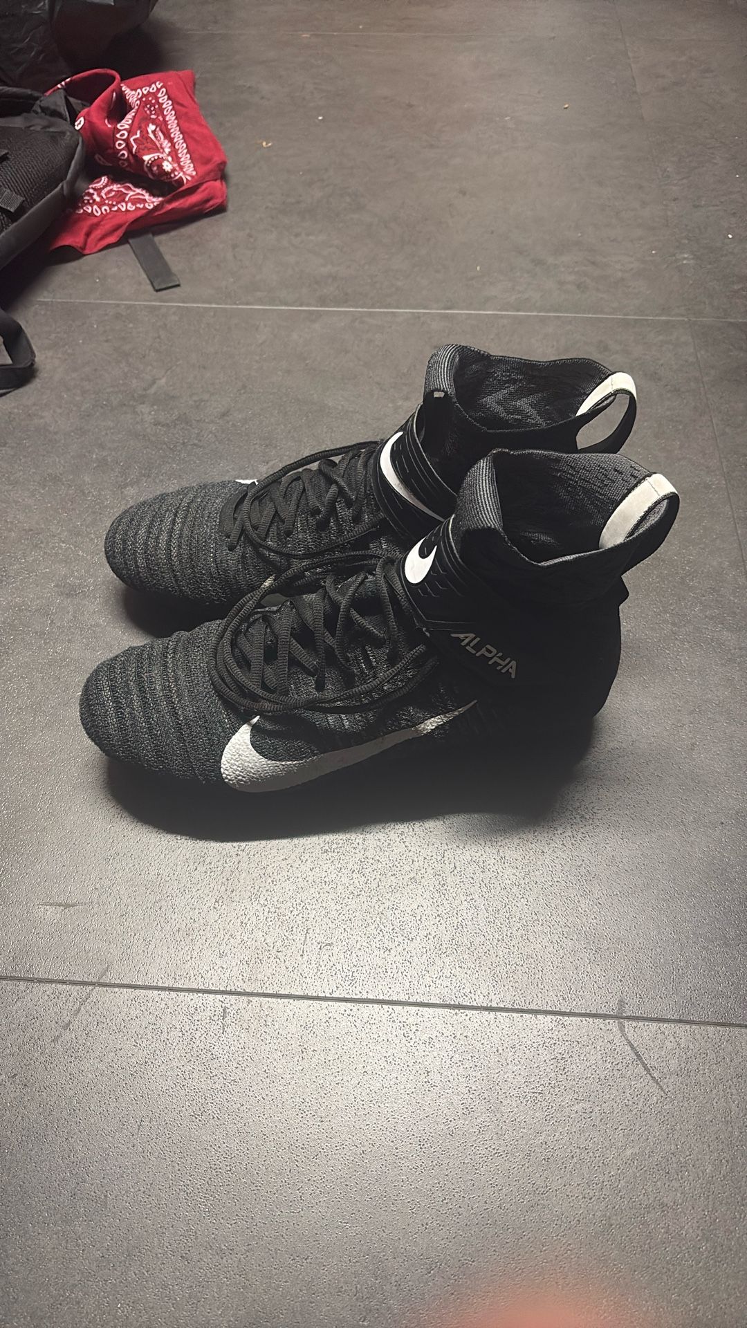 Nike Alpha Menace Elite 2 