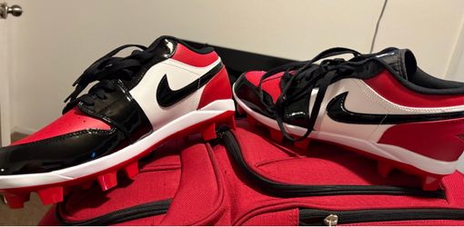 Football cleats