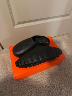 Nike Mind Triple Black size 11 & 12