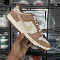 Nike Dunk Low “curry” 